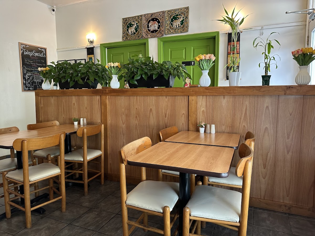 LITTLE THAI KITCHEN