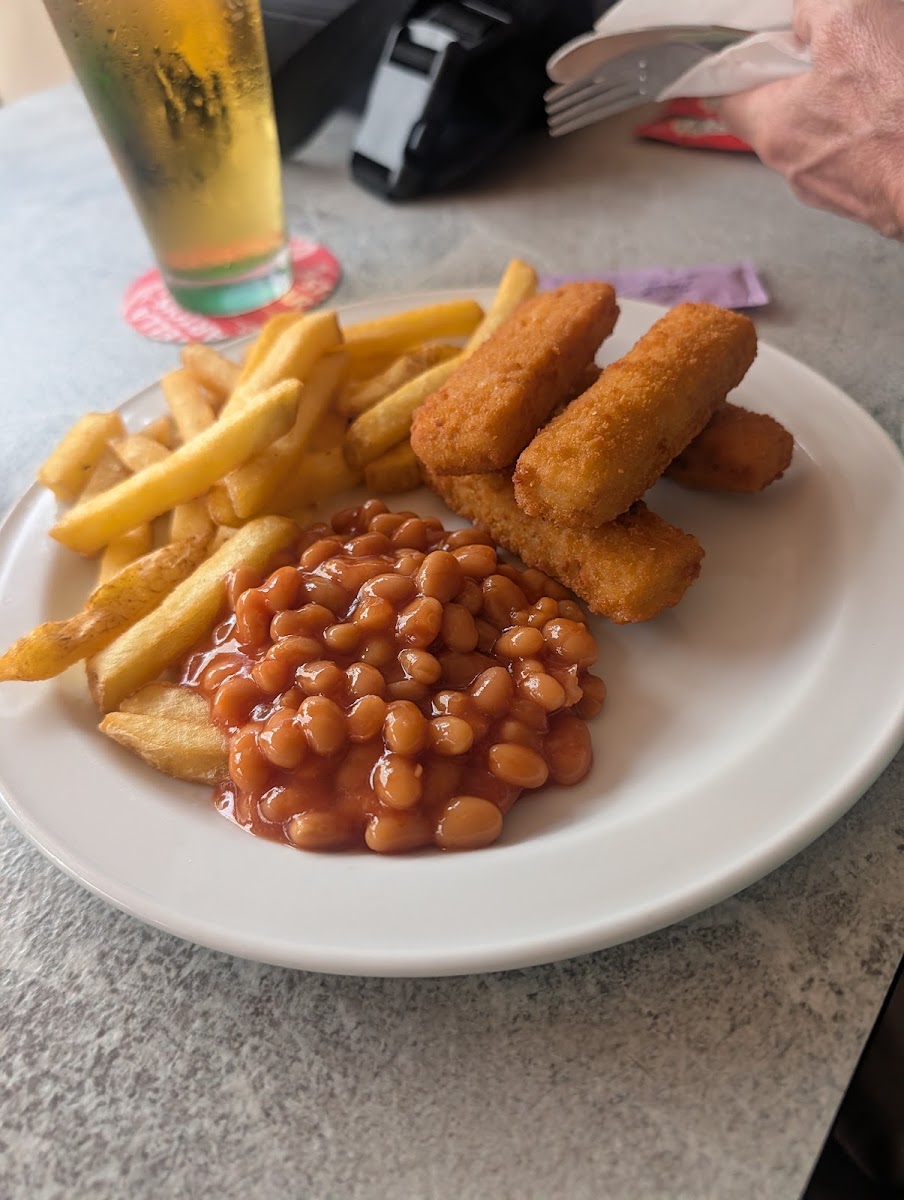 Mac's Bar and Restaurant Photo 3