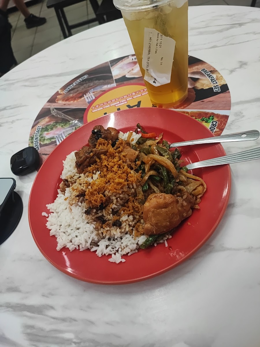 Yat Yat Fa Restaurant Photo 6