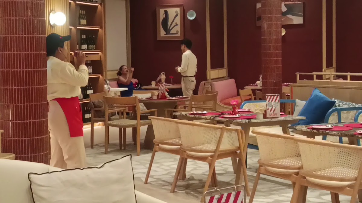 The Moment Beach House Restaurant Photo 7