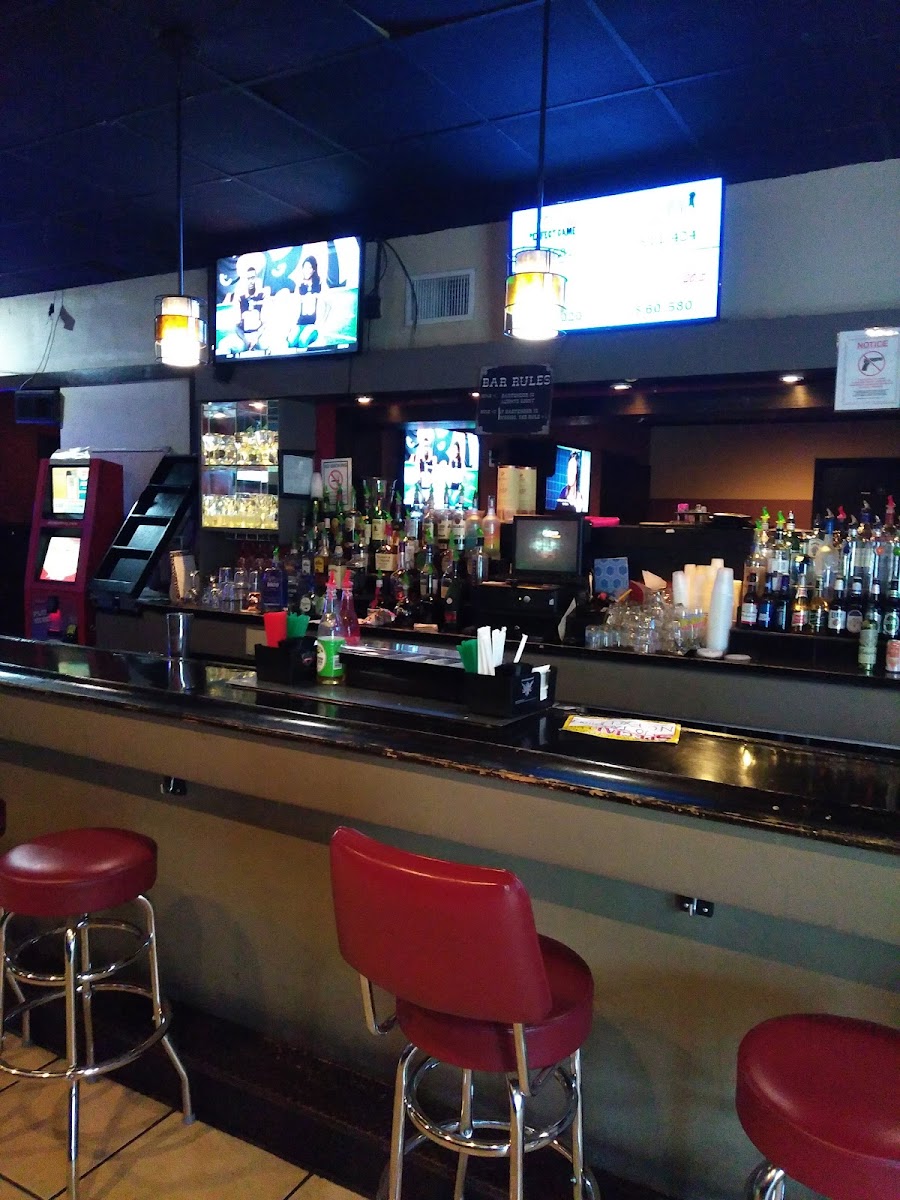 Good Brothas Bar & Grill