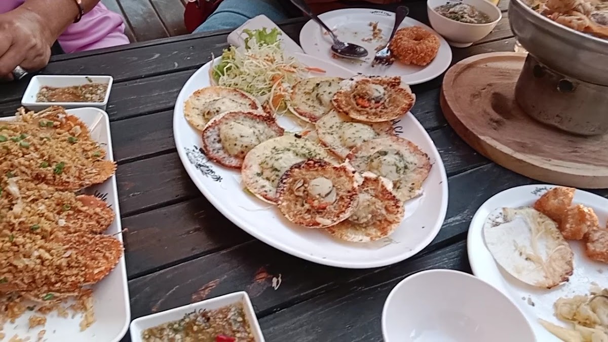 Seafood Club Bang Saen Photo 2