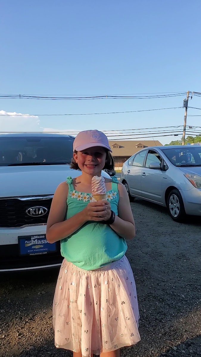 Lickety Splits Ice Cream Shop Photo 2