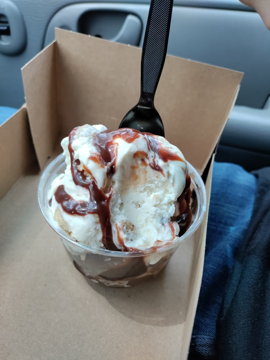 Lickety Splits Ice Cream Shop Photo 5
