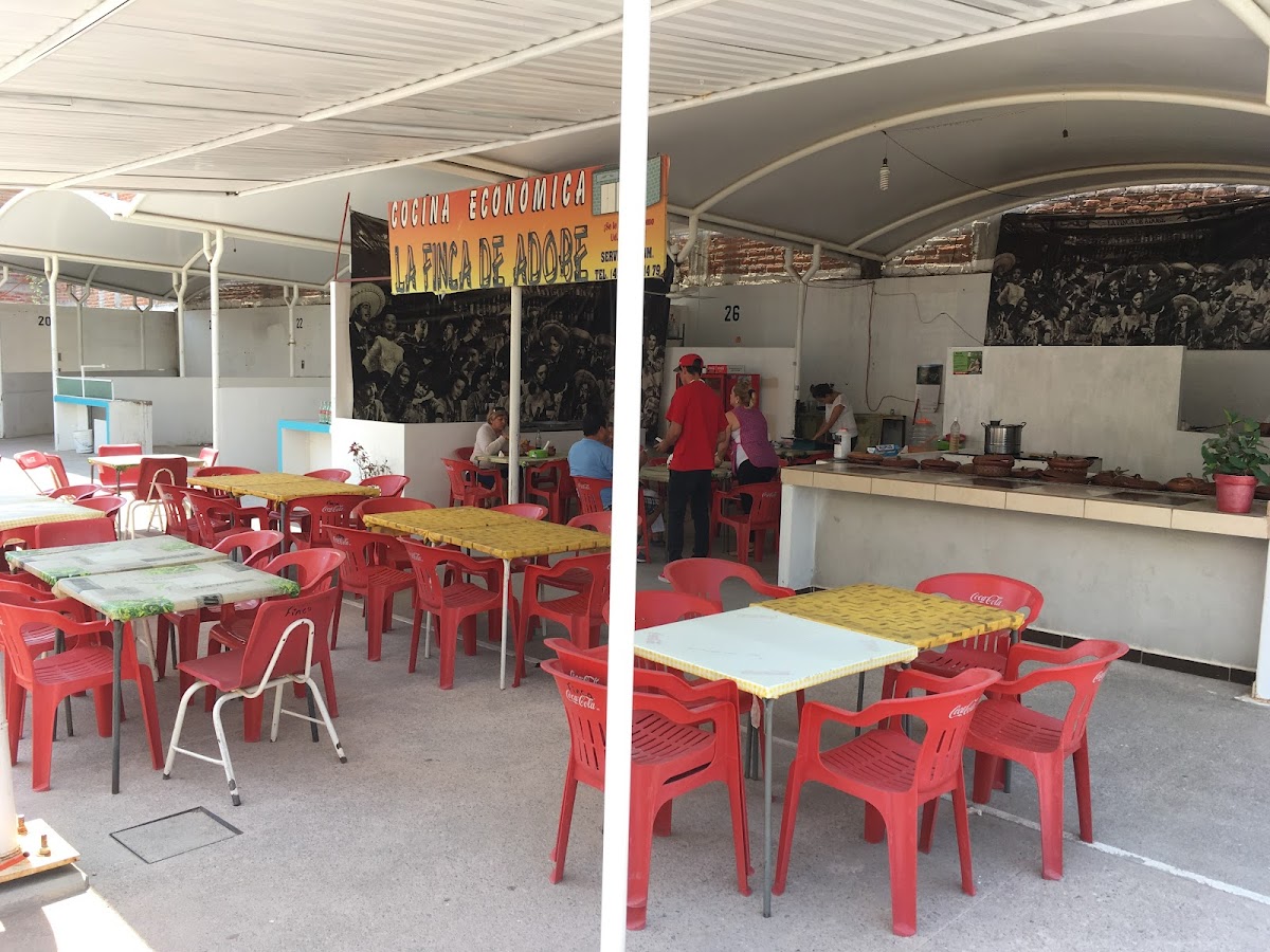 LA FINCA DE ADOBE Comida Casera