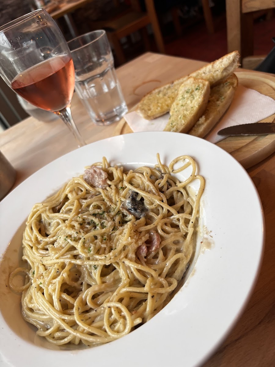 The Olive Garden Photo 8