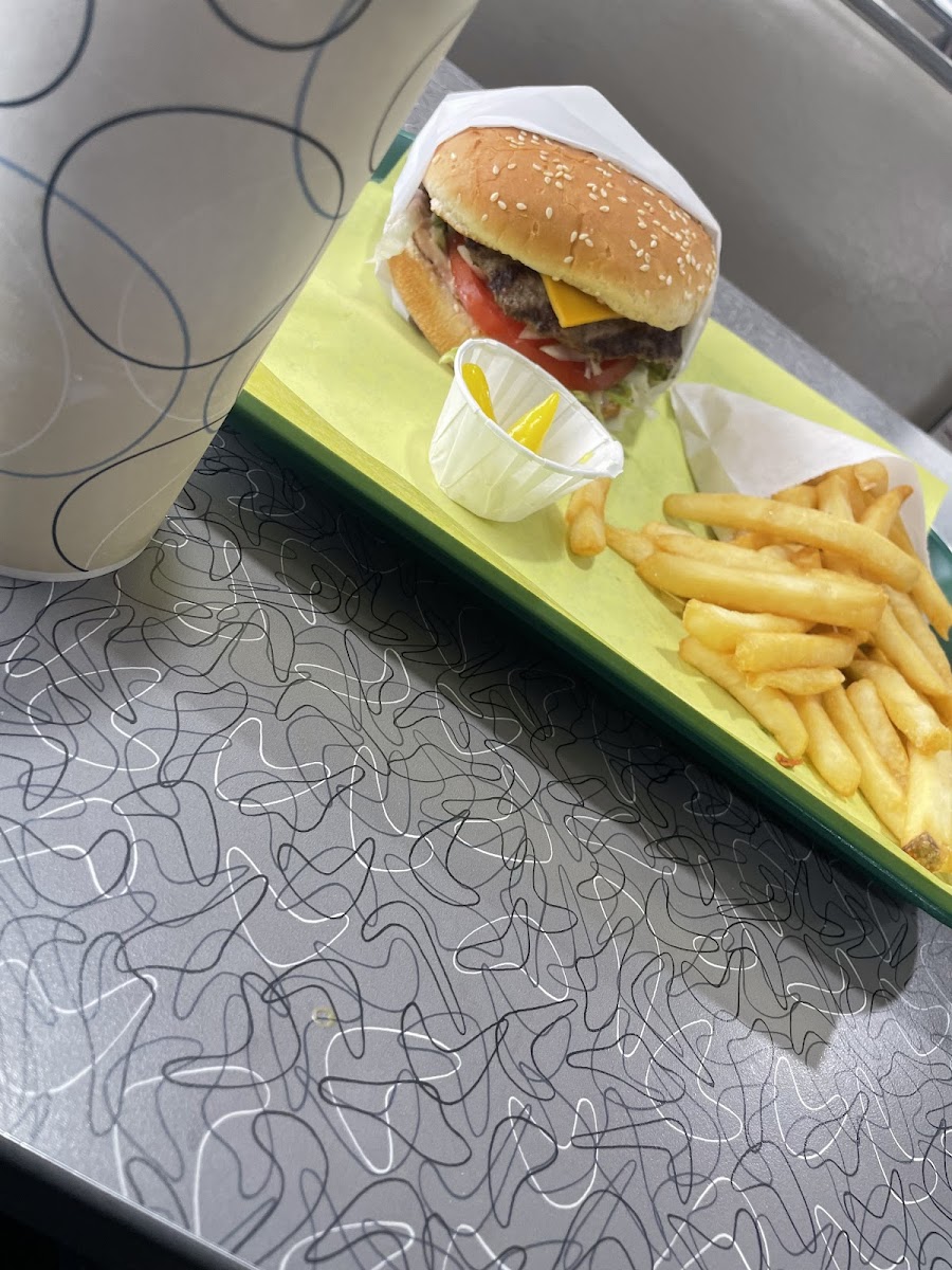 Dino's Burgers Photo 5