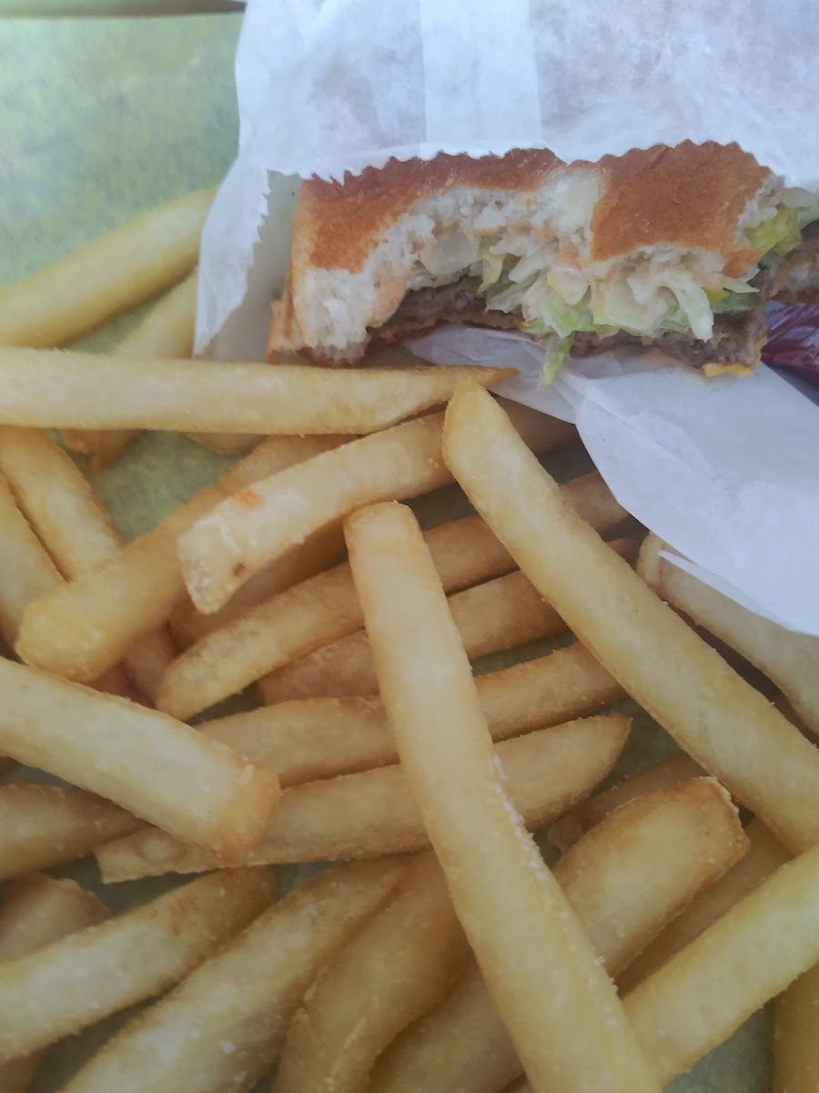 Dino's Burgers Photo 8