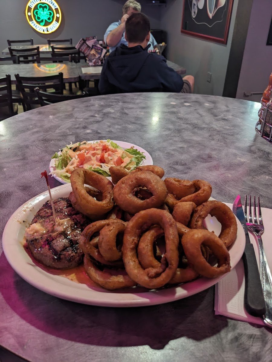 The Garage | Bar & Grill Photo 10