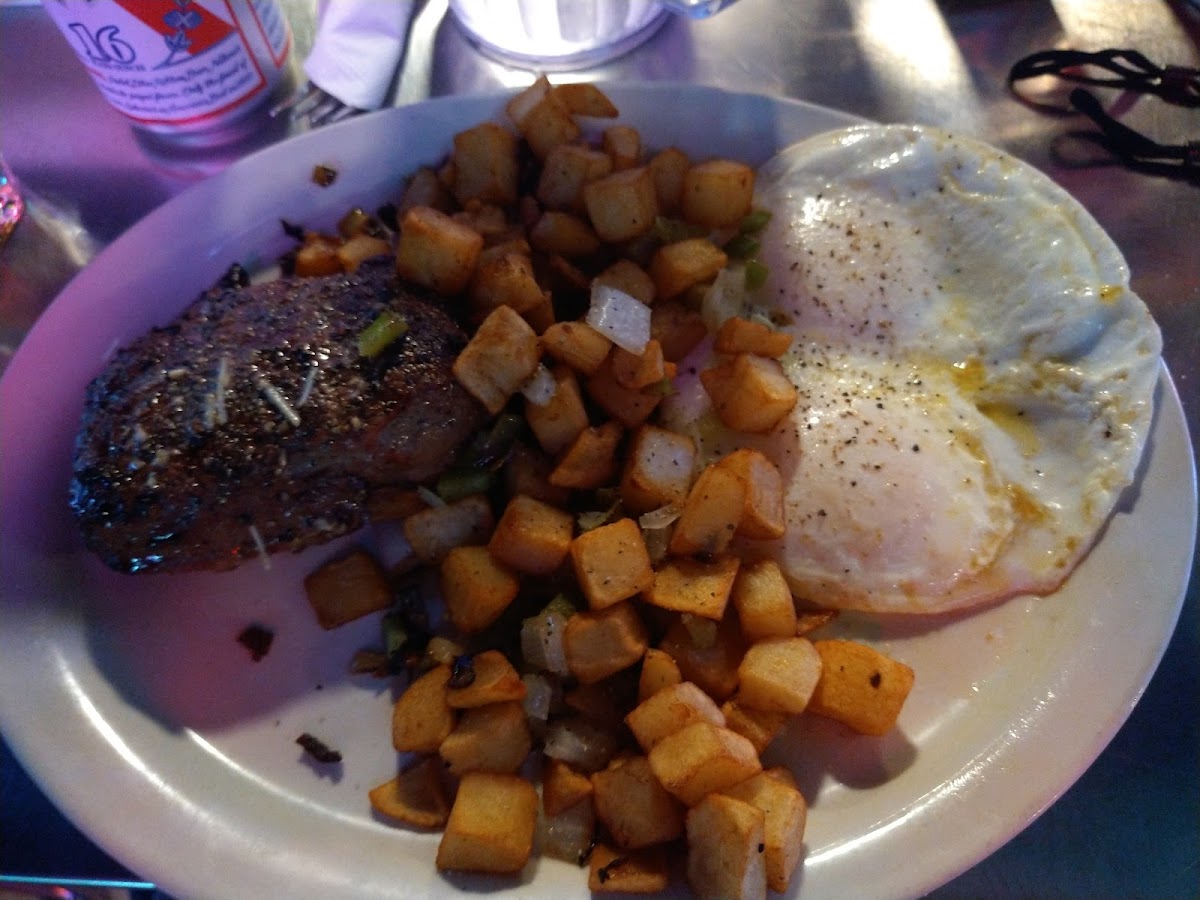The Garage | Bar & Grill Photo 6