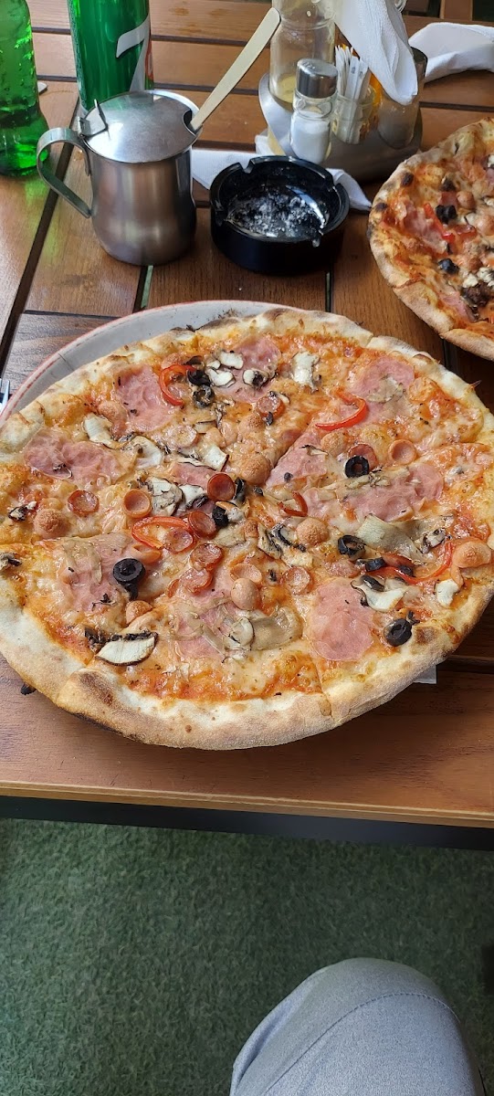 Ares Pizzerie Photo 5