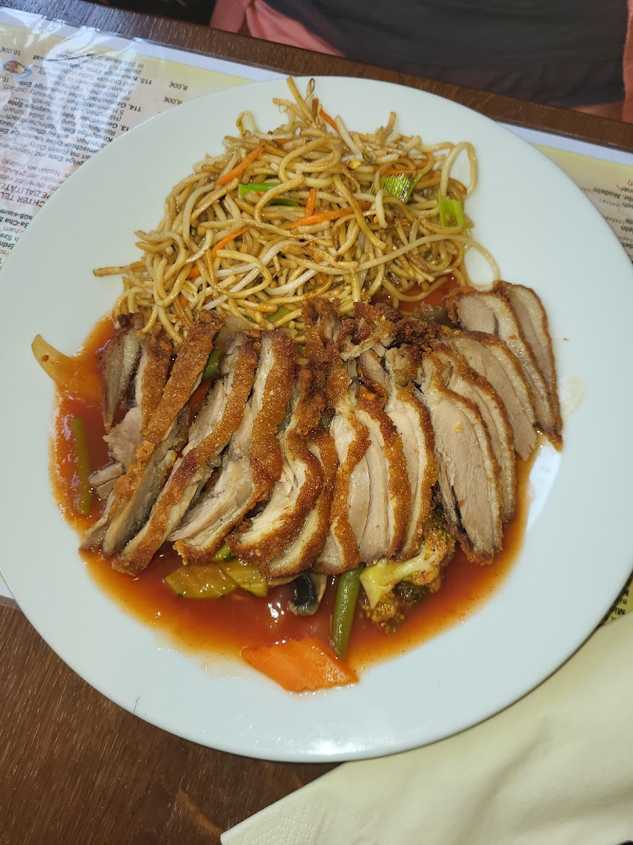 Hà Phát - Asia Wok & Sushi Bar Photo 7