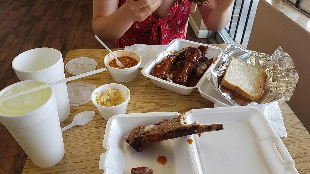 Fields Barbeque Pig on a Pit Photo 10