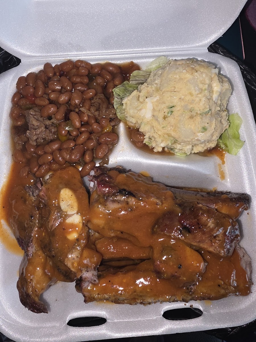 Fields Barbeque Pig on a Pit Photo 2