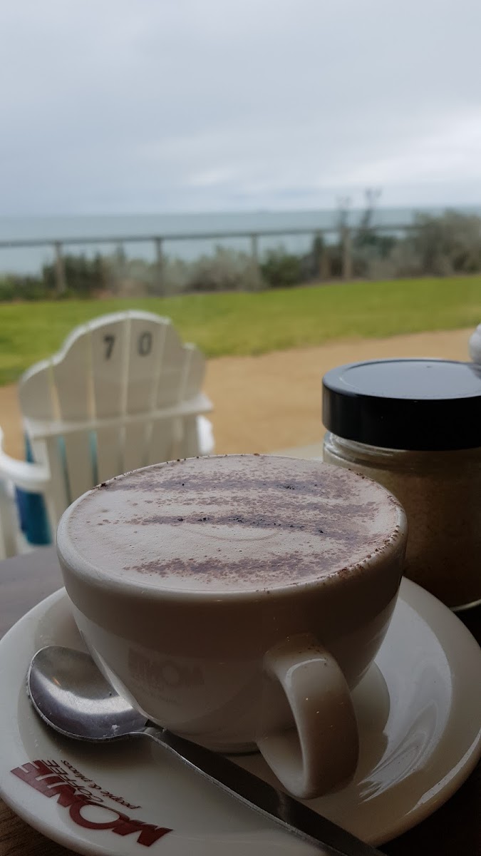 Parkdale Beach Cafe & Kiosk Photo 9