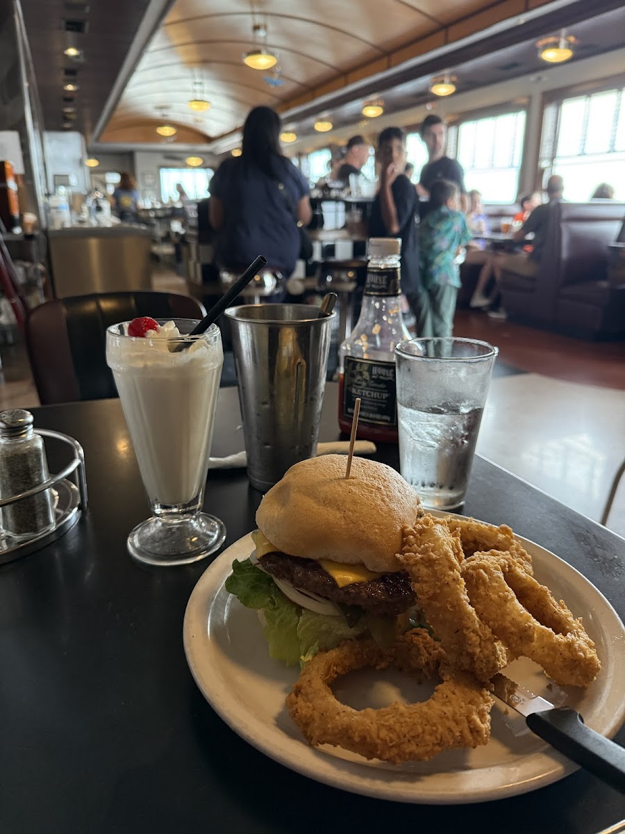 Airport Diner Photo 4