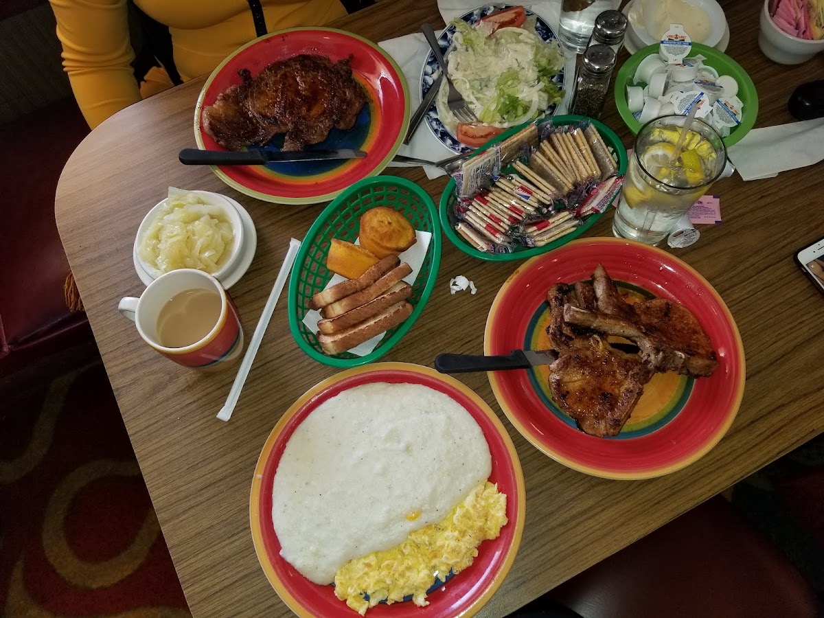 Dino's Family Restaurant Photo 5