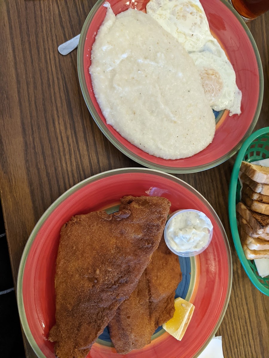 Dino's Family Restaurant Photo 9