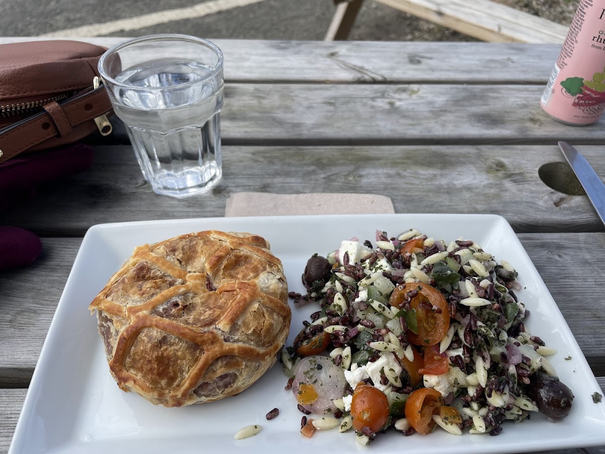 Ali's of Weybourne Photo 10