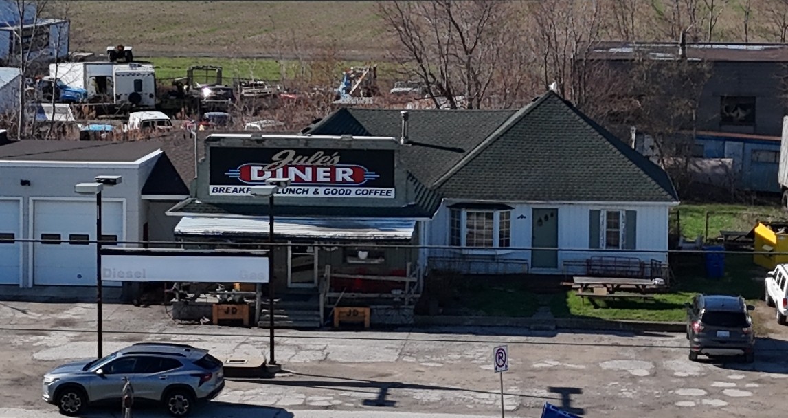 Jules Diner Photo 3