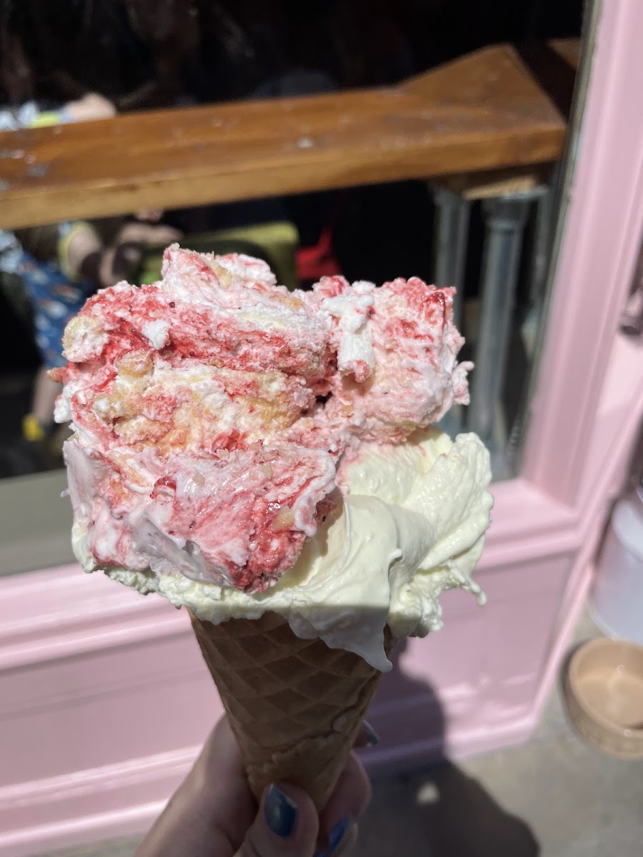 Luxury Ice Cream Company Photo 6