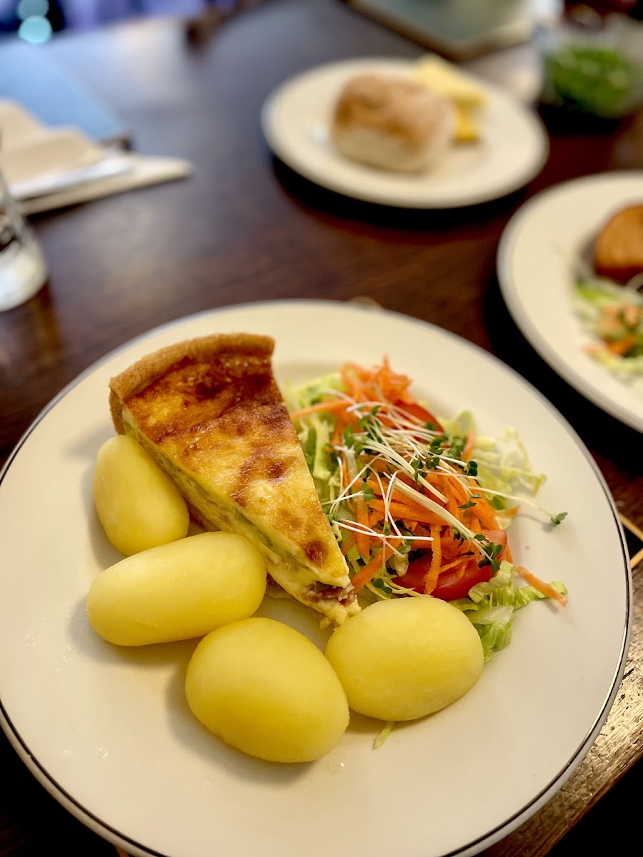 Pantri Blakeman Restaurant Photo 4