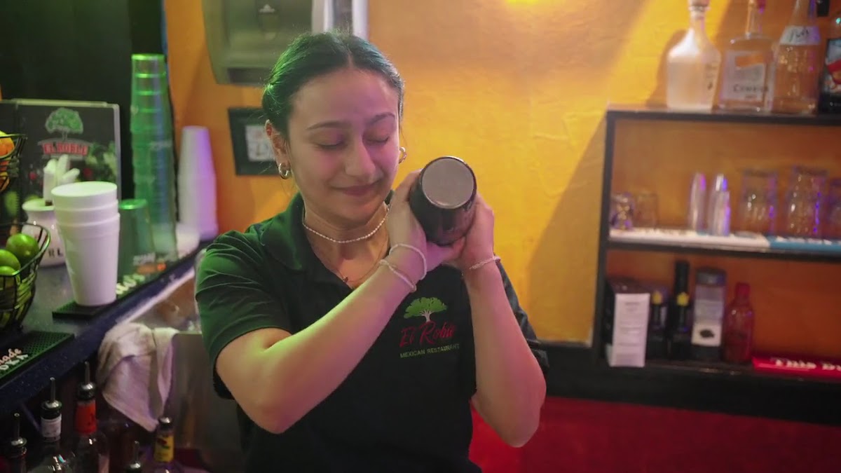 El Roble Mexican Restaurant Photo 2