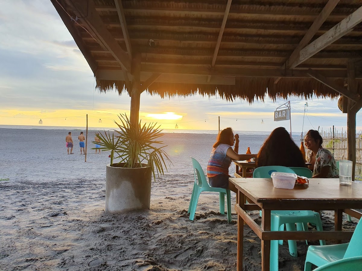 Beer And Waves Bar And Resto Photo 4