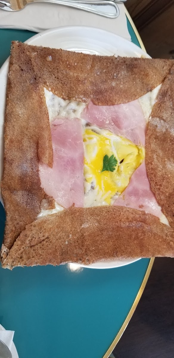 AUTHENTIQUE FRENCH CREPERIE Photo 5