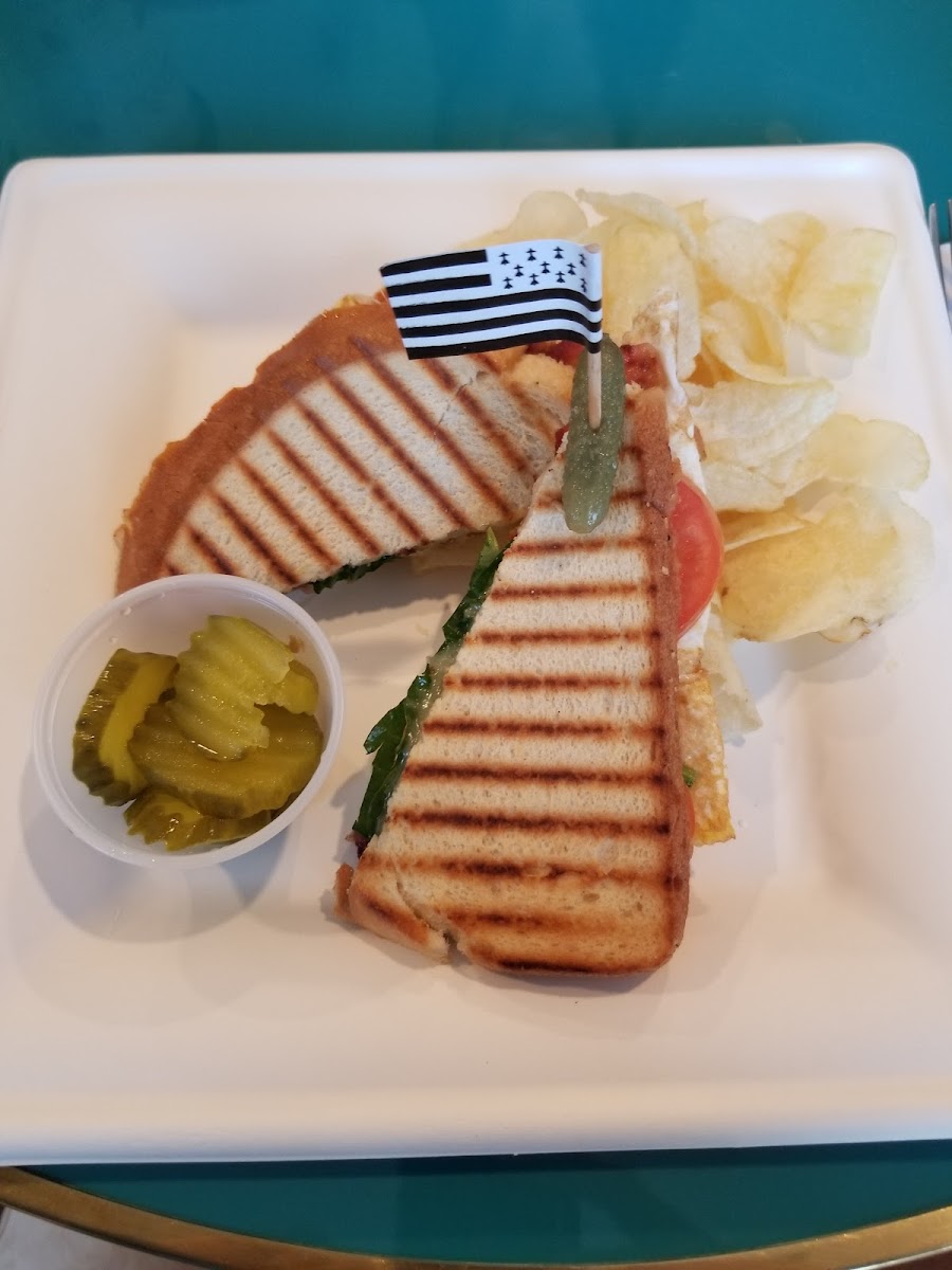 AUTHENTIQUE FRENCH CREPERIE Photo 7