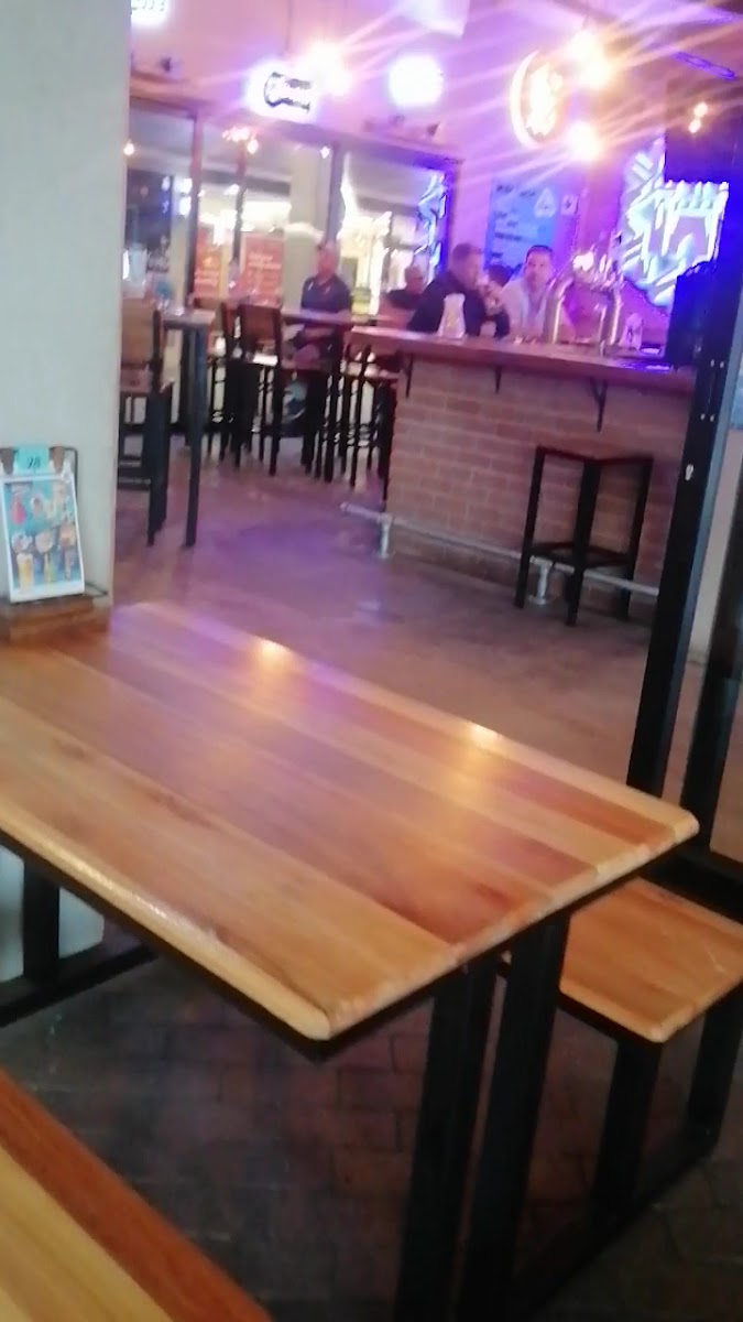 Hennie's Bloemfontein Restaurant Photo 2