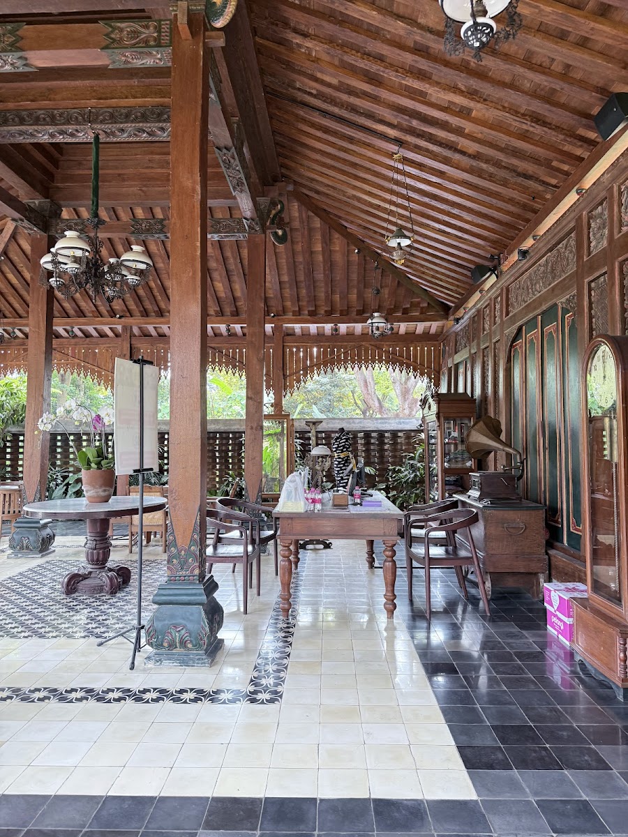 Kandang Ingkung Lawasan Semarang Resto & Kopi Jogja Photo 7