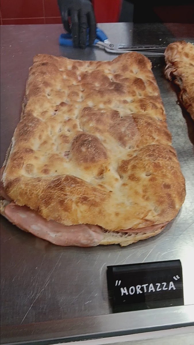 RIPIENA di Max Crunch pizza romana Photo 2