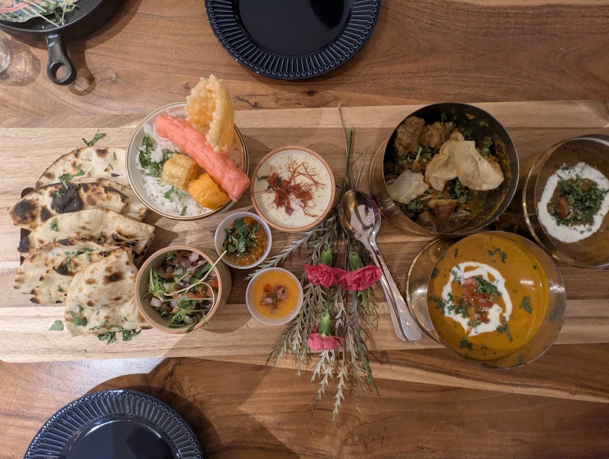 Bindaas Indian Restaurant Sports Bar & Dukaan Photo 4