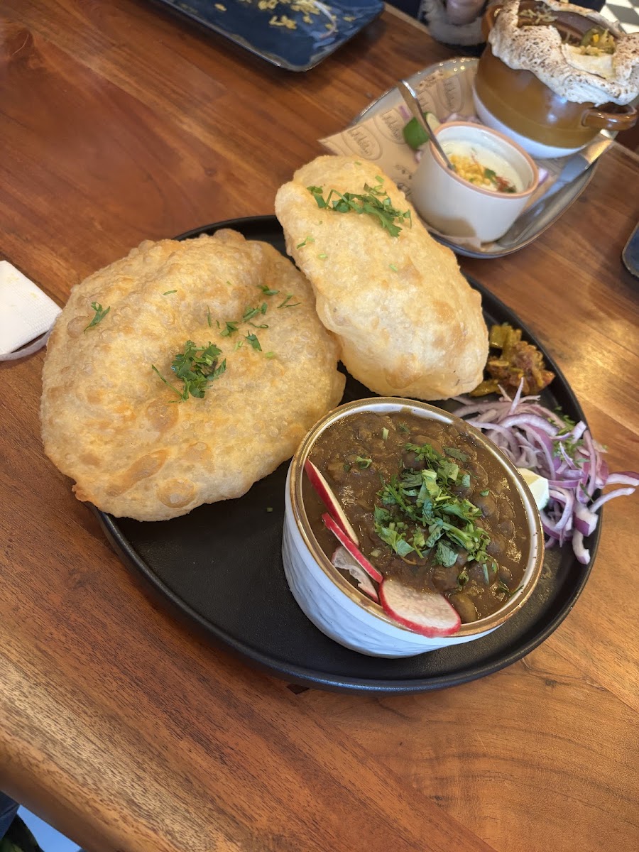 Bindaas Indian Restaurant Sports Bar & Dukaan Photo 5