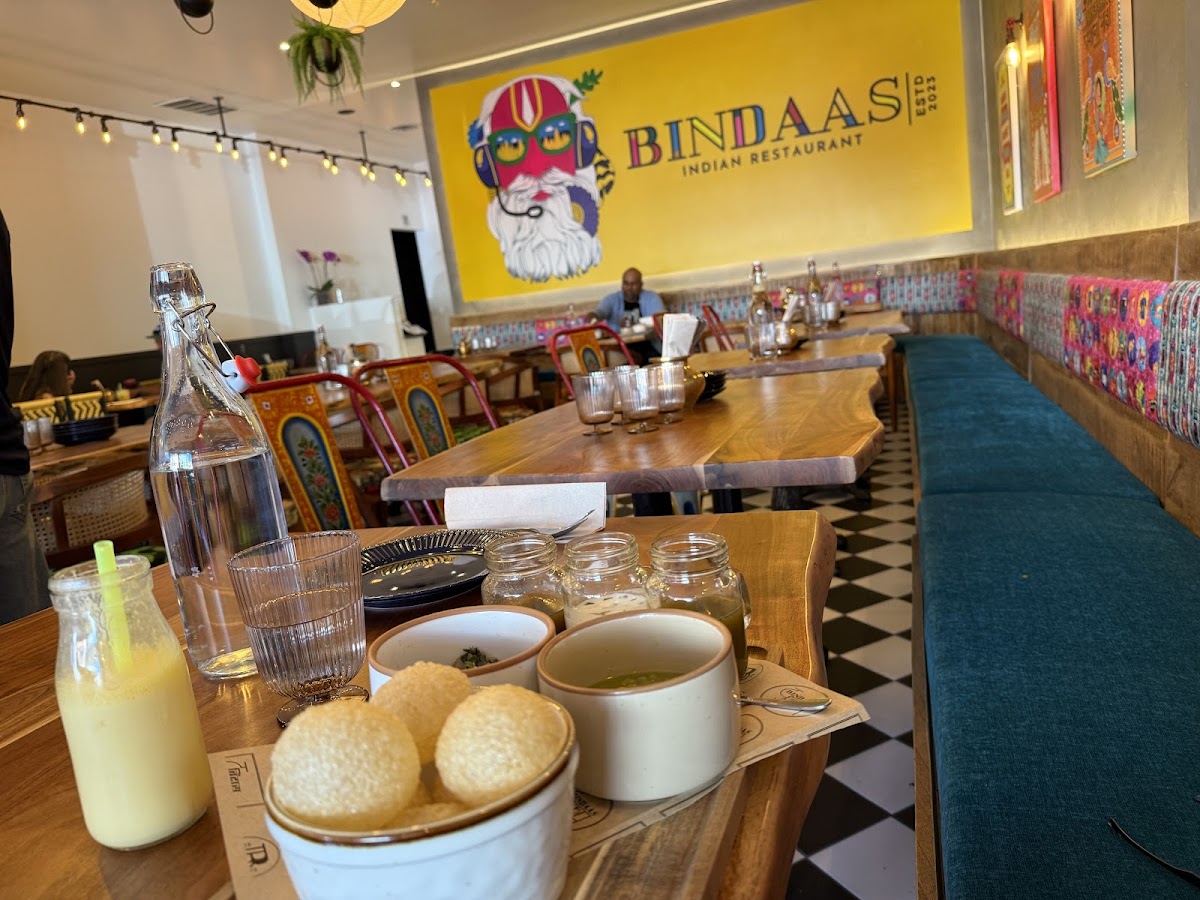 Bindaas Indian Restaurant Sports Bar & Dukaan Photo 6