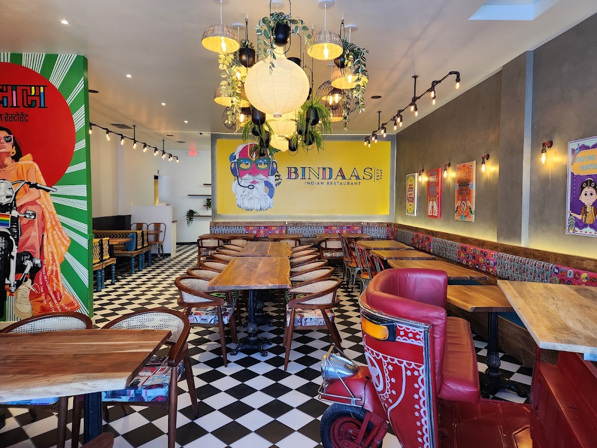 Bindaas Indian Restaurant Sports Bar & Dukaan Photo 7