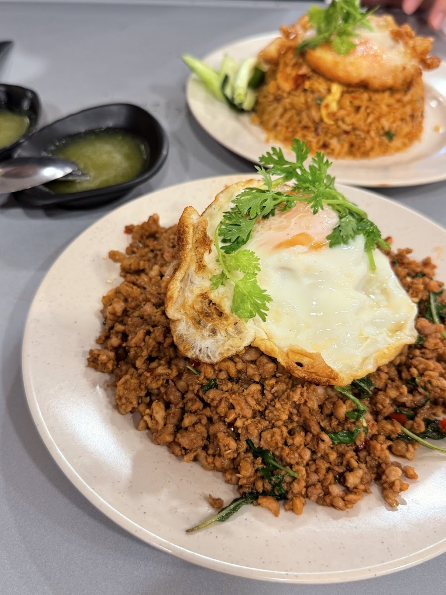 Pi Fai Khao Man Gai Photo 5