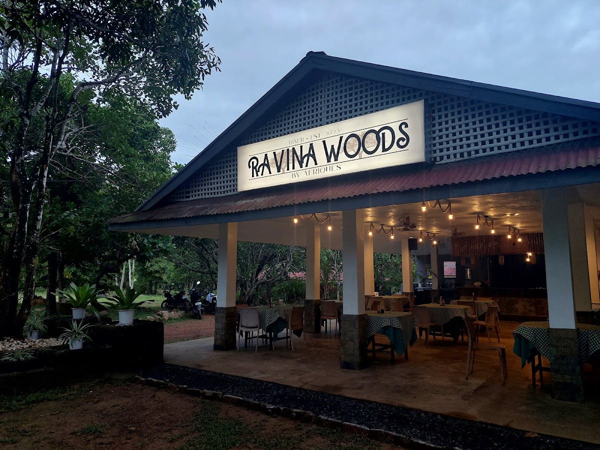 Ravina Woods Diner by Afriques