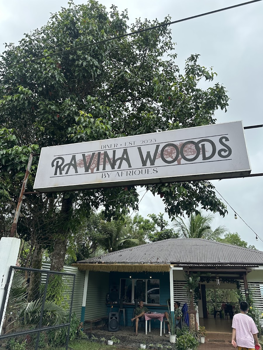 Ravina Woods Diner by Afriques Photo 3
