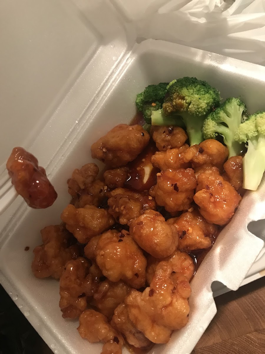 B & J Chinese Restaurant & Cold Beer Photo 3