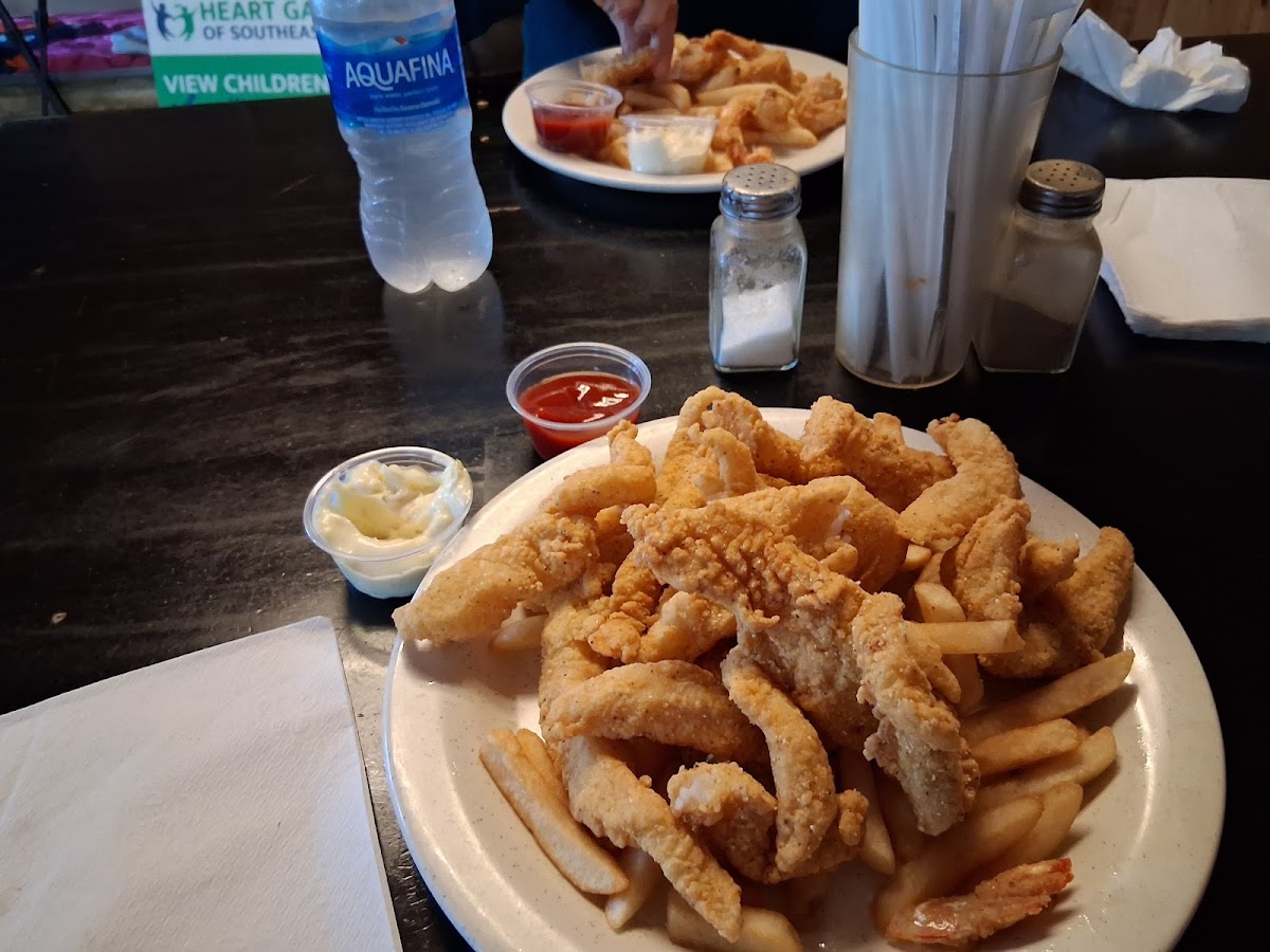 Lakes Area Seafood Photo 2