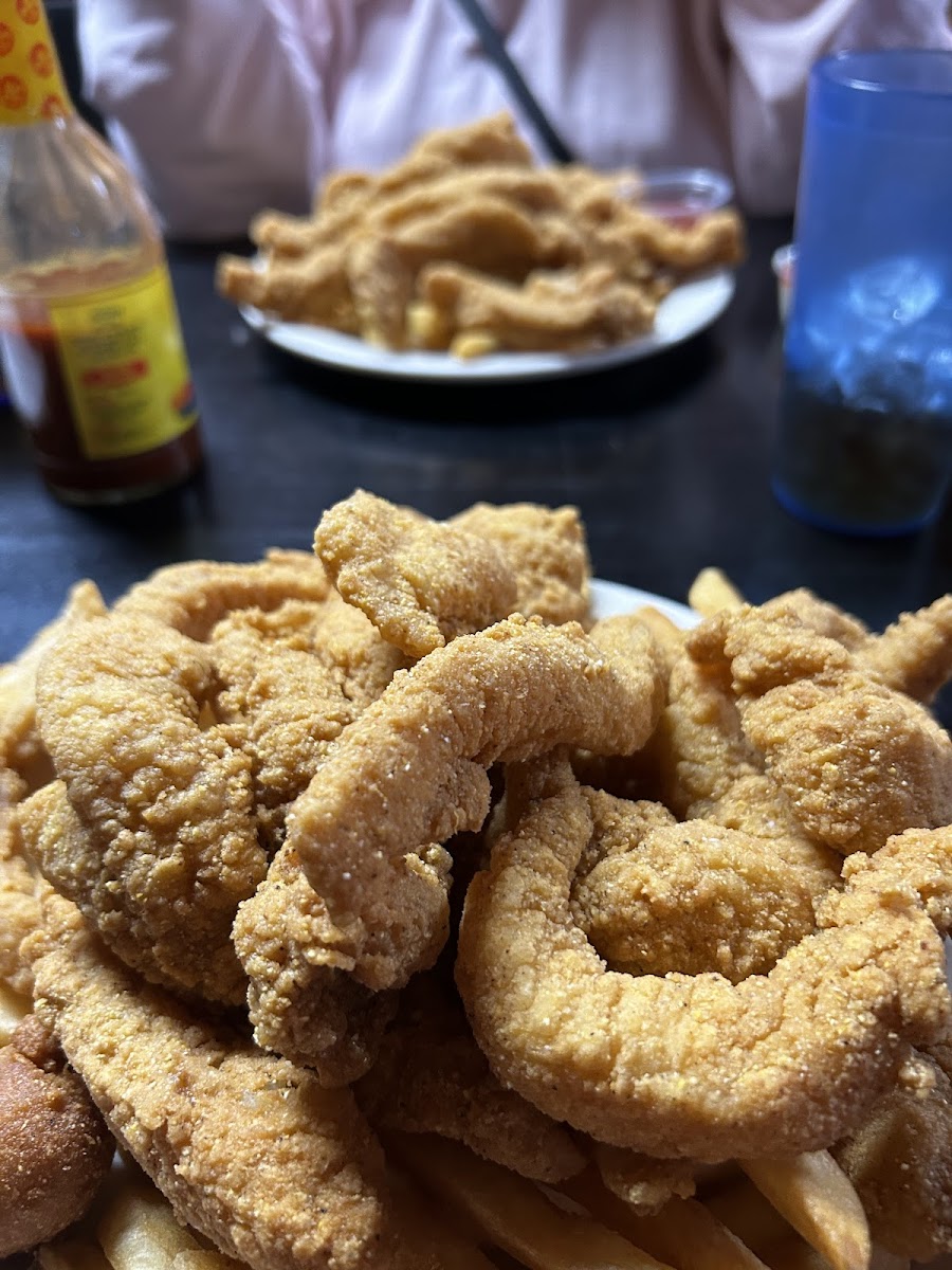 Lakes Area Seafood Photo 3