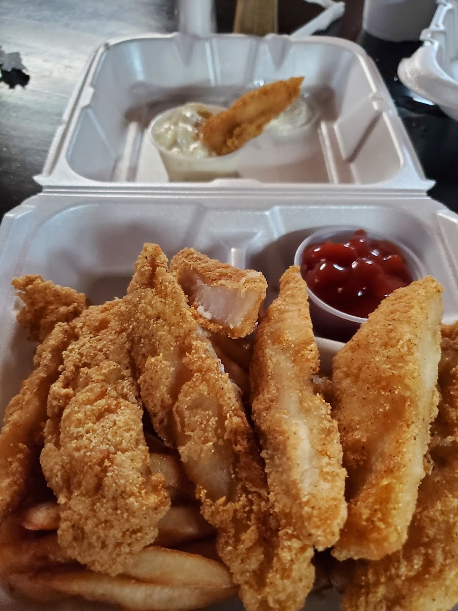 Lakes Area Seafood Photo 6
