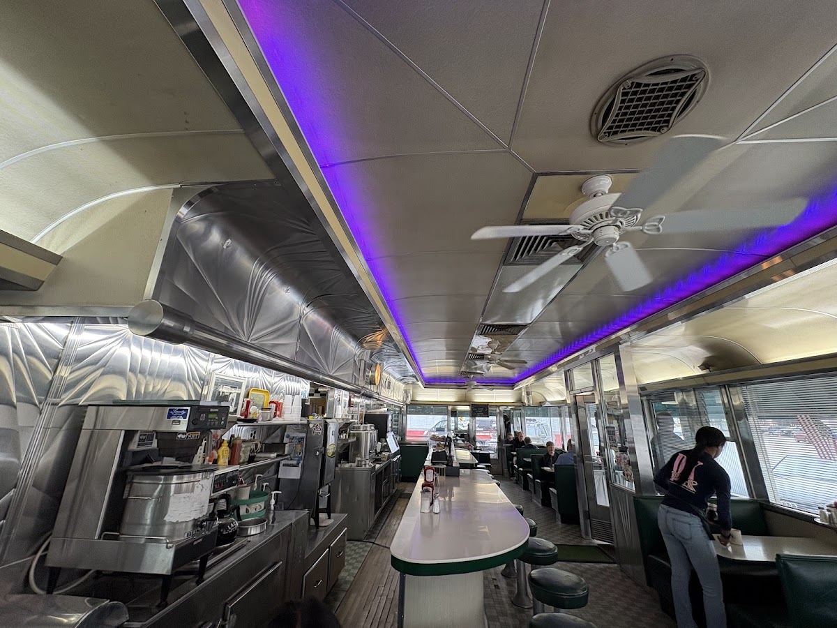 DK Diner Photo 4