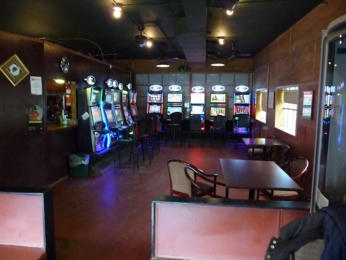 Family Inn Restaurant Photo 7