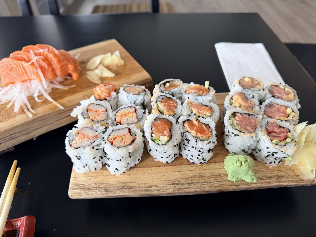 Bud's sushi Photo 4
