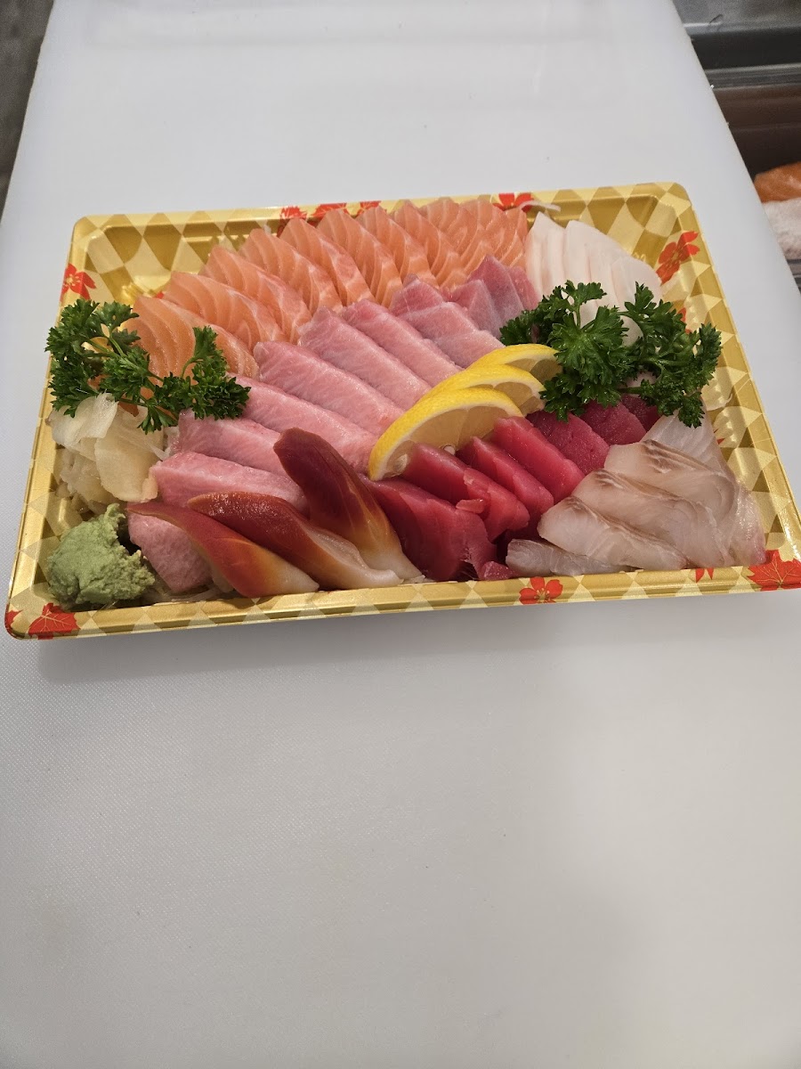 Bud's sushi Photo 6