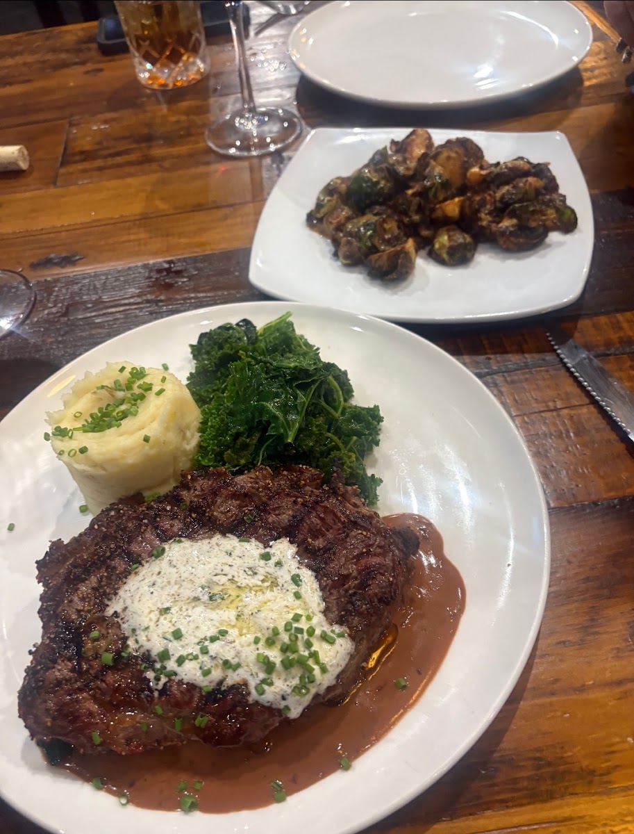 WhiskyWoods Steakhouse Photo 4