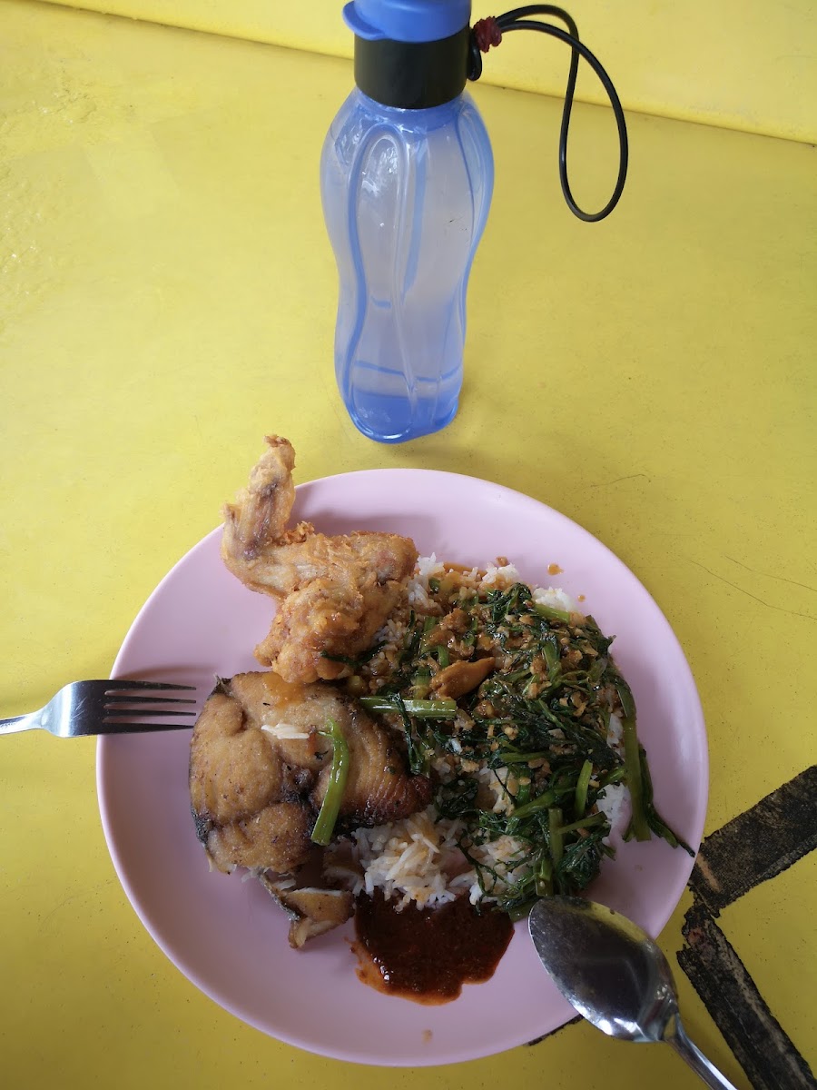 Goldhill Family Restaurant Photo 7